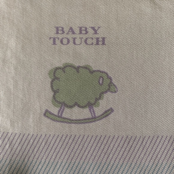 NWT - Burberry Vintage 100% Silk Square - Picture 5 of 9